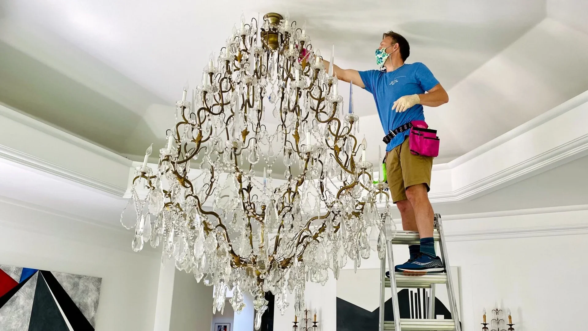 Chandelier Cleaning in Dubai